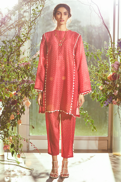RM-Red folk printed chanderi kurta. Red folk printed chanderi salwar pants.